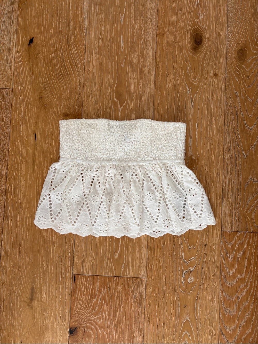 Edikted eyelet tube top